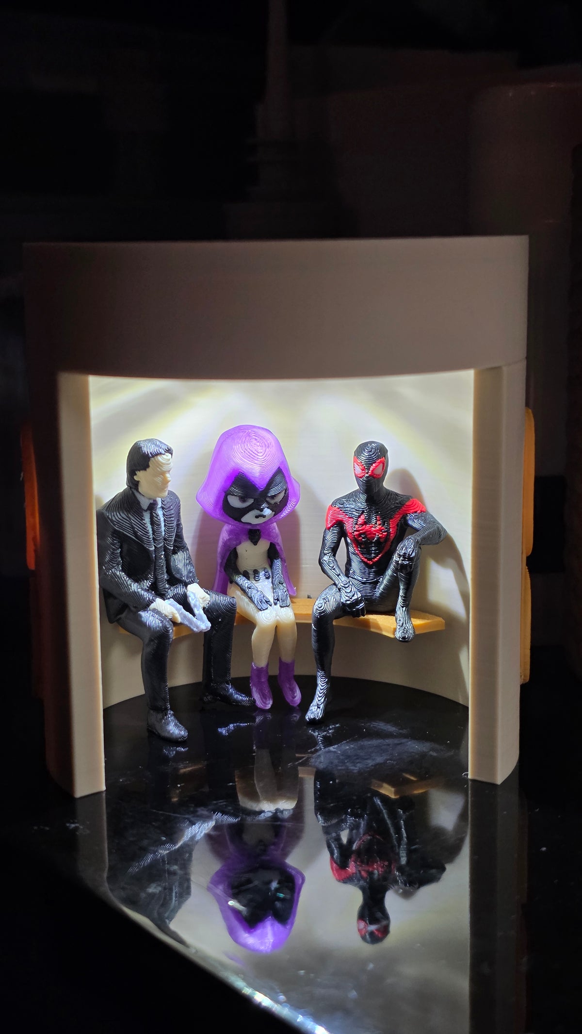 Figurine for 10cm Bus Shelter